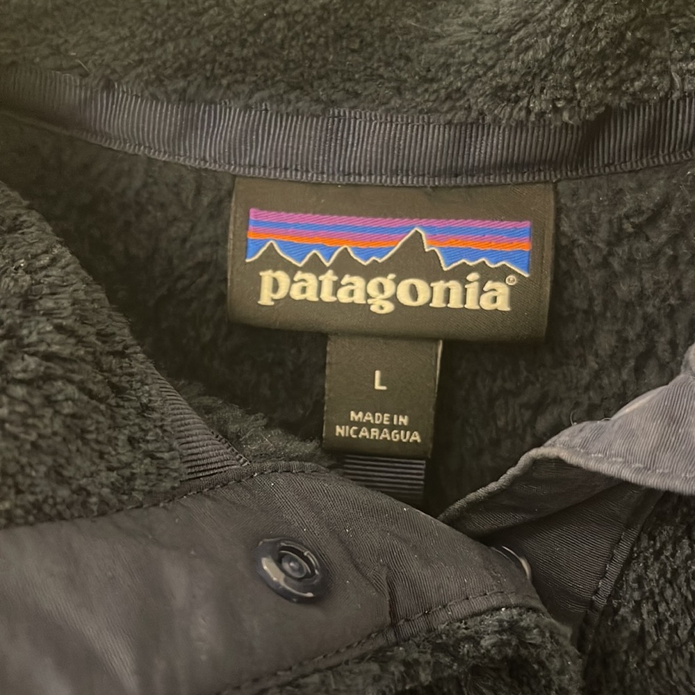 Navy Patagonia pullover - Picture 3 of 3